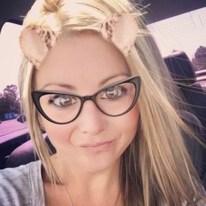 Meet your Posher, Stefanie